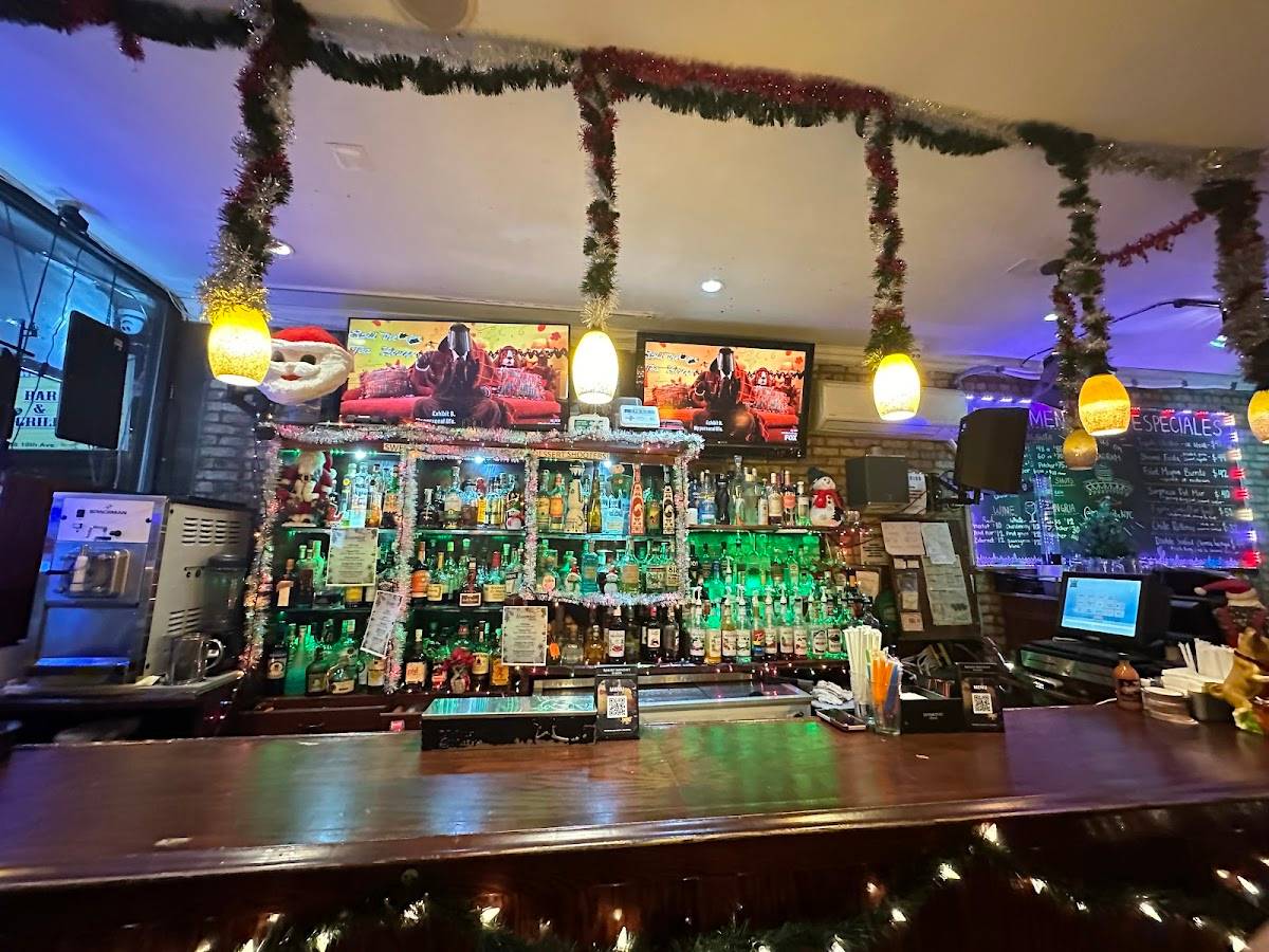 Mamasita Bar & Grill