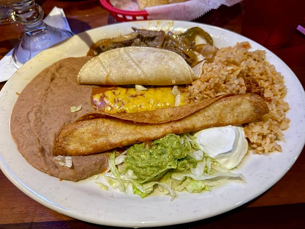 Jardin Corona restaurant in Austin - photo 4