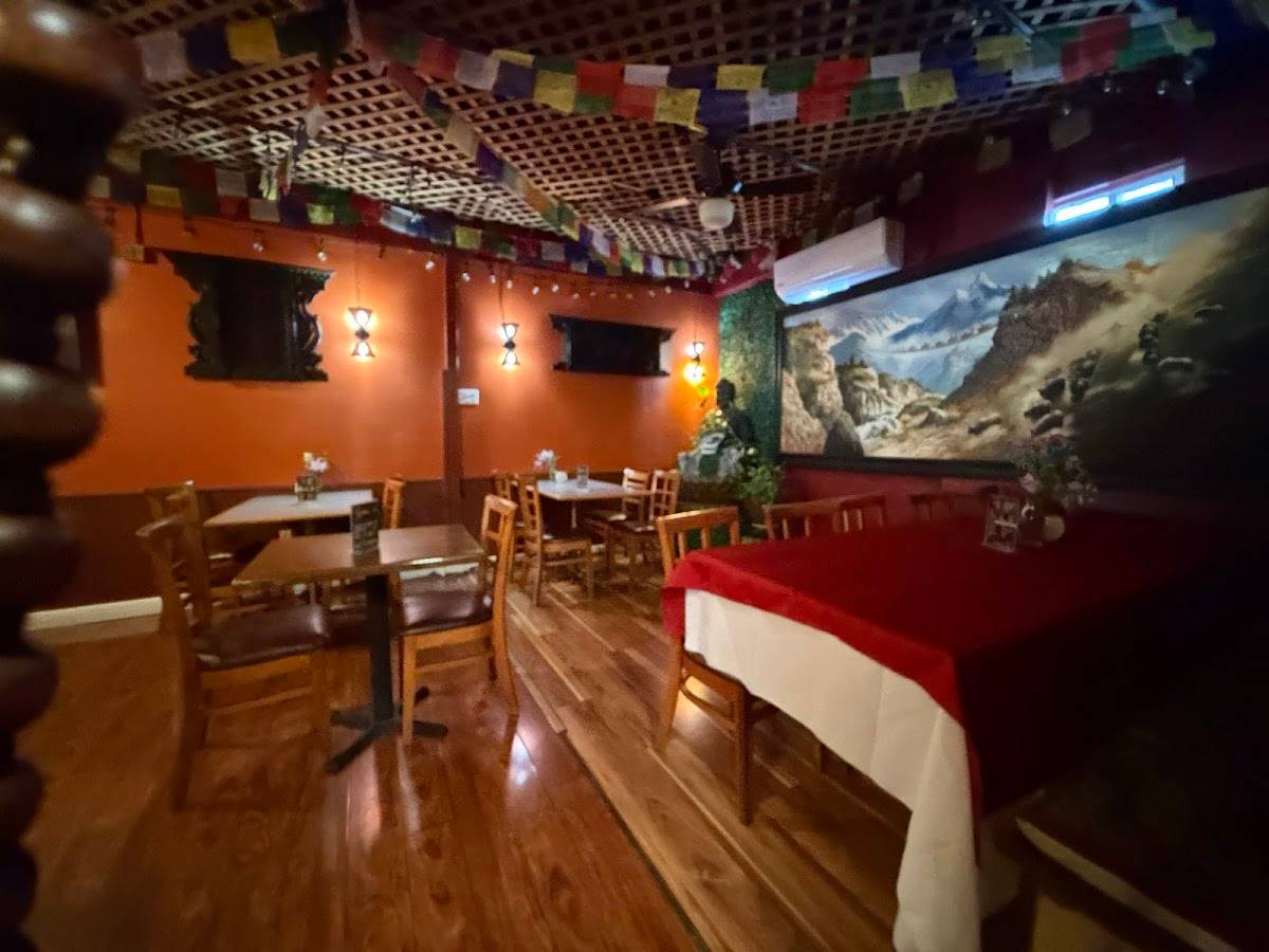 Tara's Himalayan Cuisine restaurant in Los Angeles - photo 2