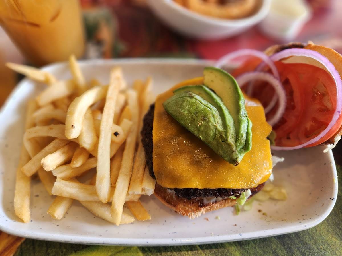 Cheeseburger In Paradise restaurant in Honolulu - photo 4