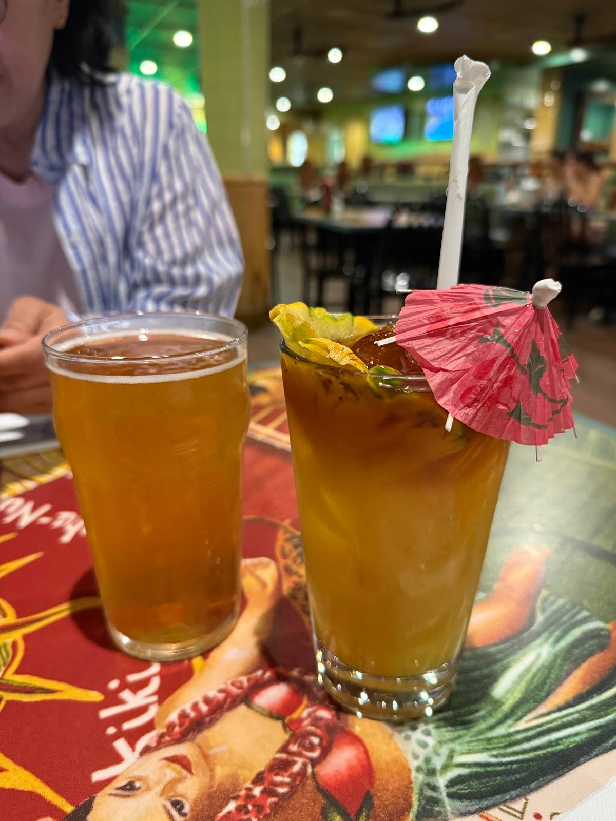 Cheeseburger In Paradise restaurant in Honolulu - photo 9