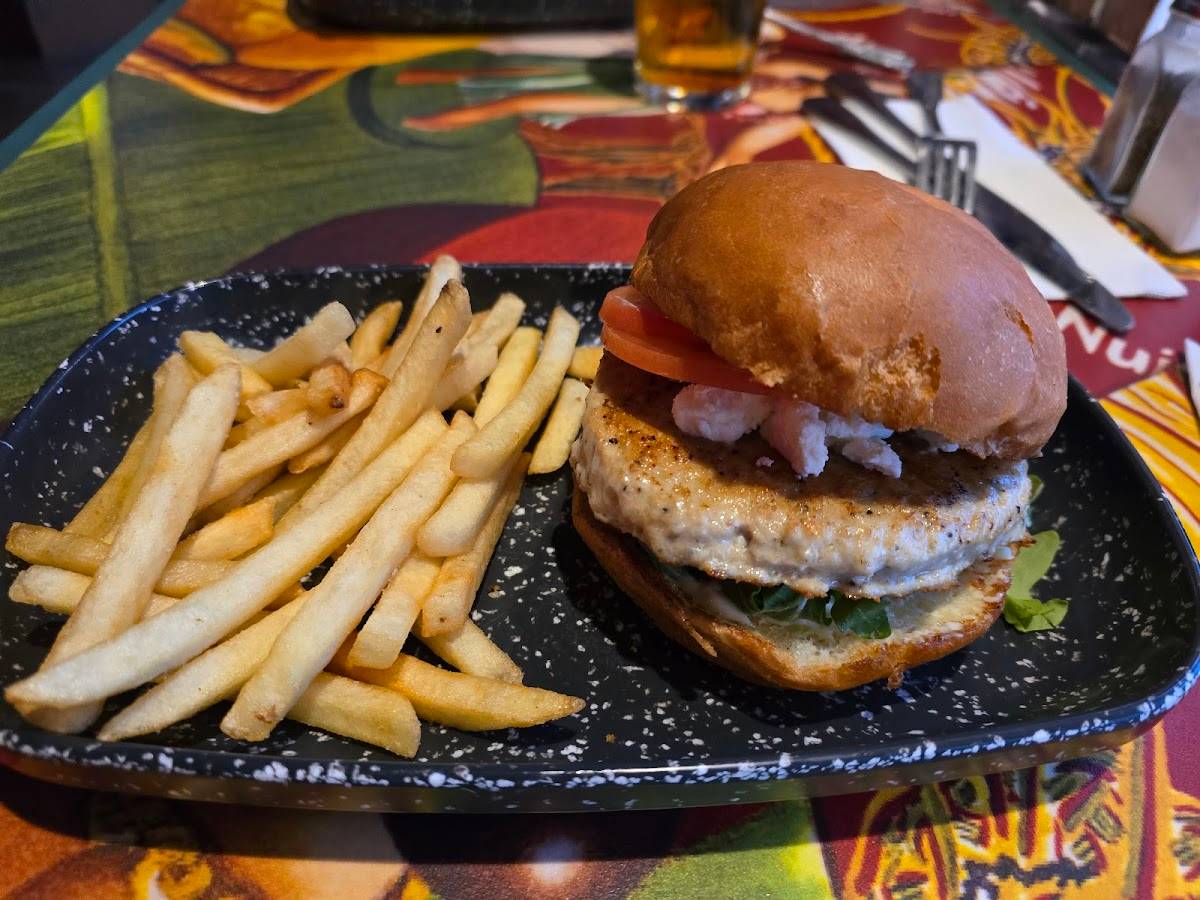 Cheeseburger In Paradise restaurant in Honolulu - photo 10