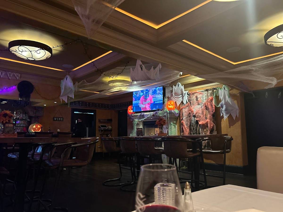 Spin A Yarn Steakhouse restaurant in Fremont - photo 8