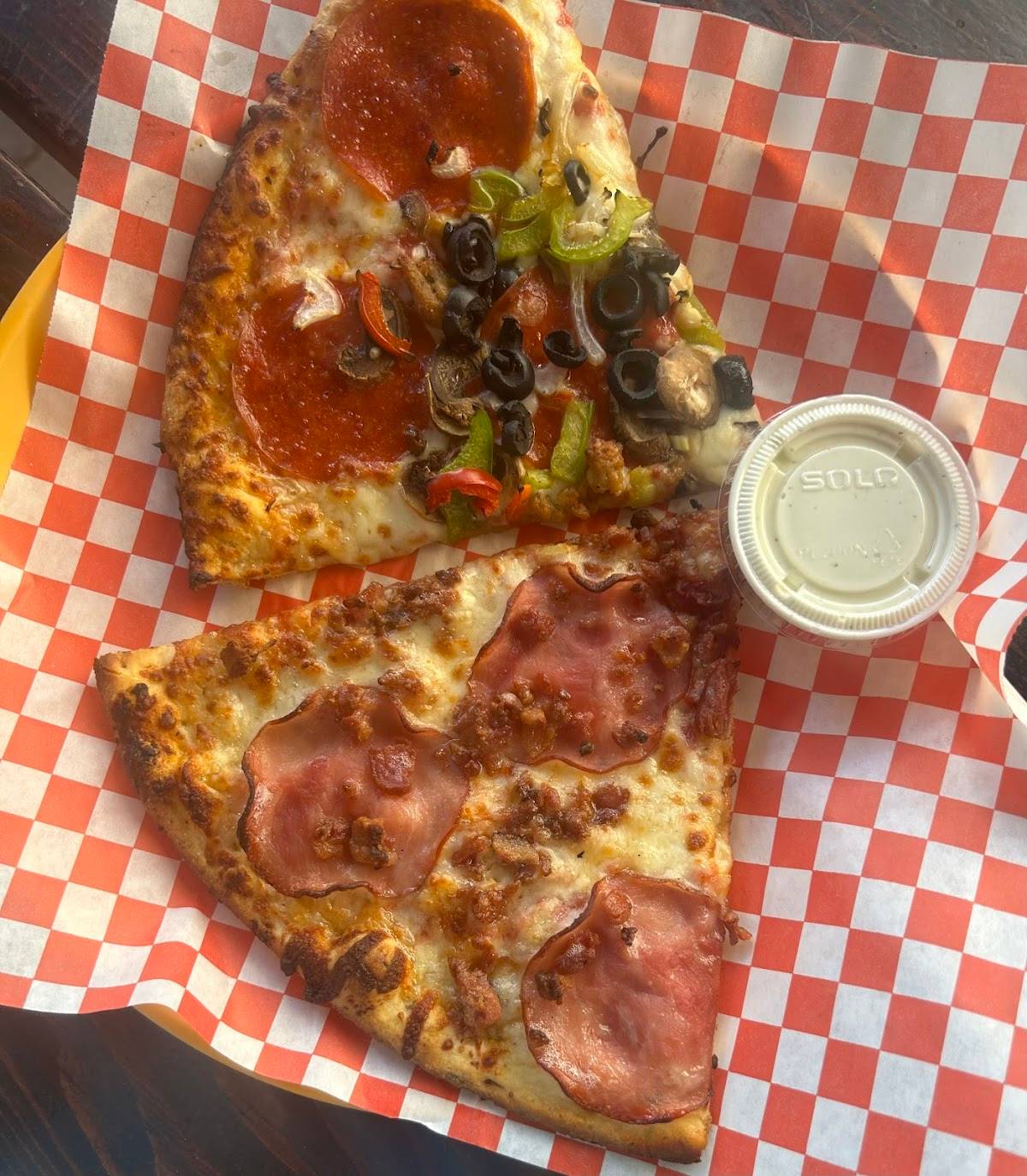 Pizanos Pizza restaurant in Reno - photo 3
