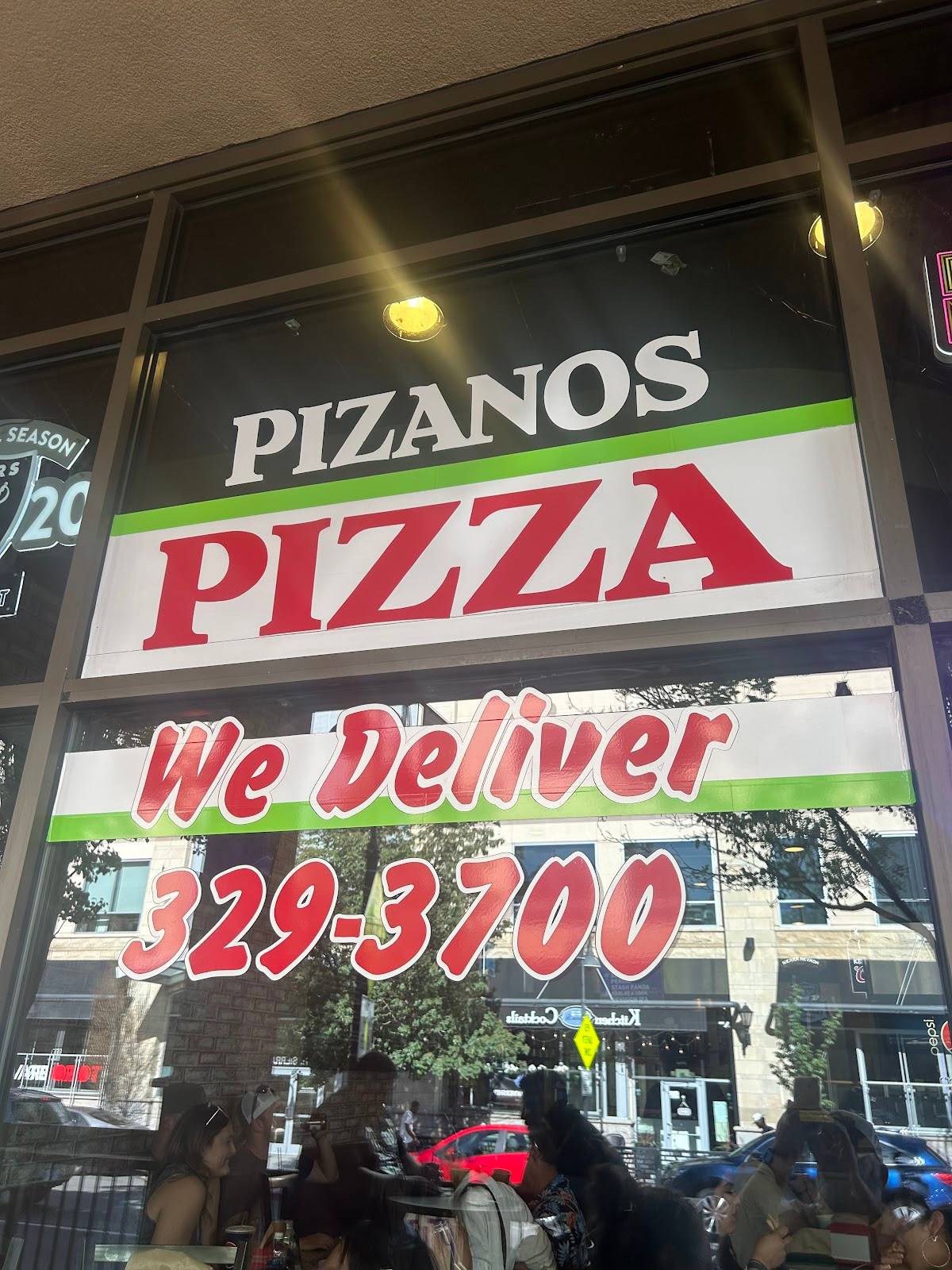 Pizanos Pizza restaurant in Reno - photo 4