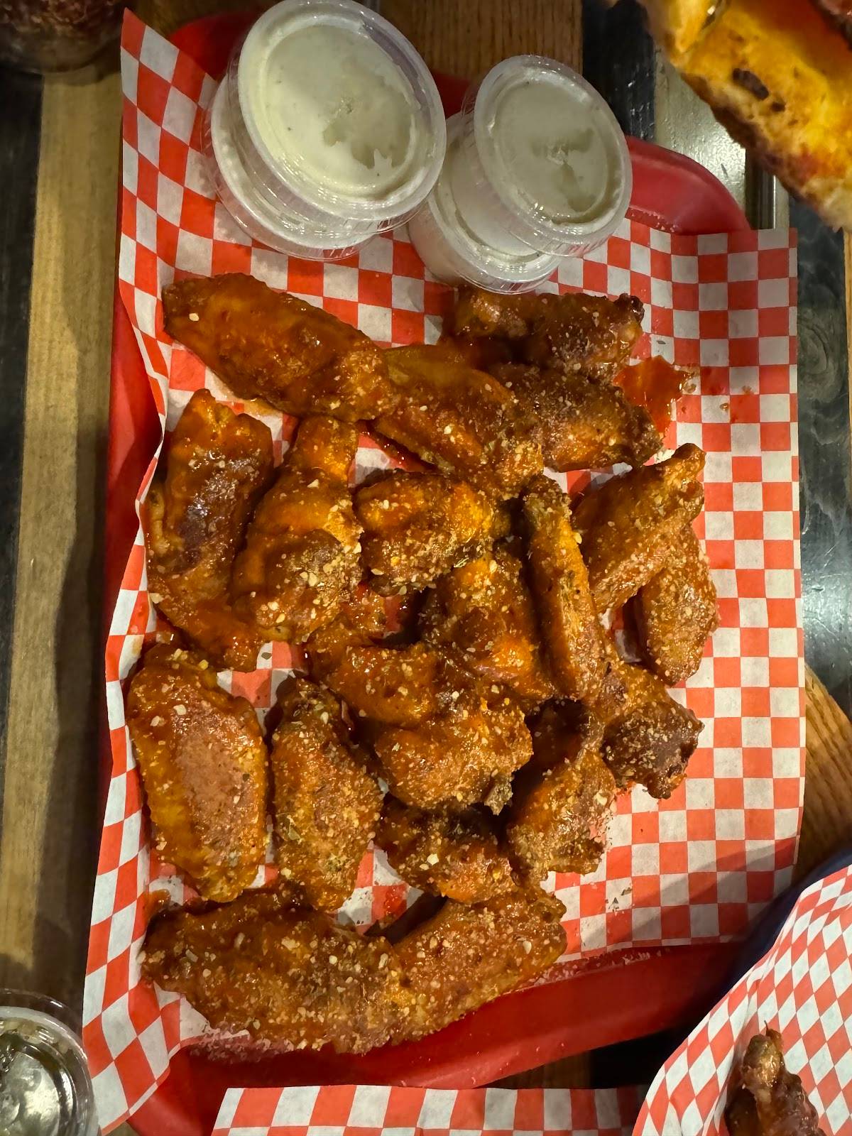 Pizanos Pizza restaurant in Reno - photo 8