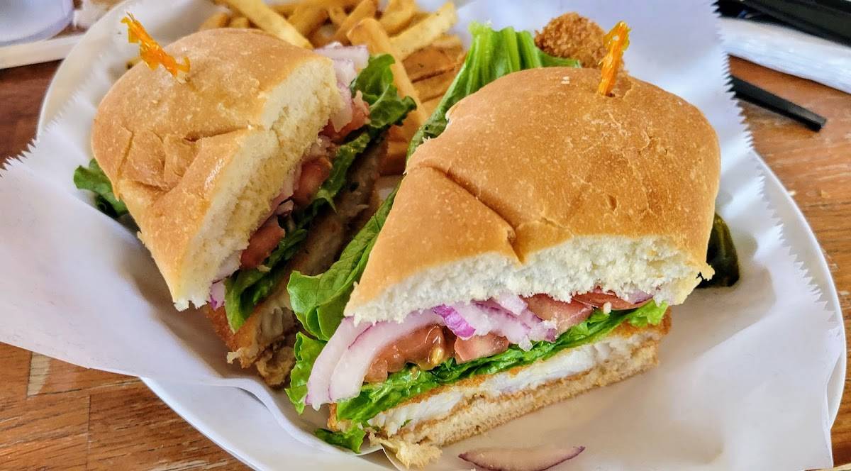 Burgers and Brew restaurant in Davis - photo 2