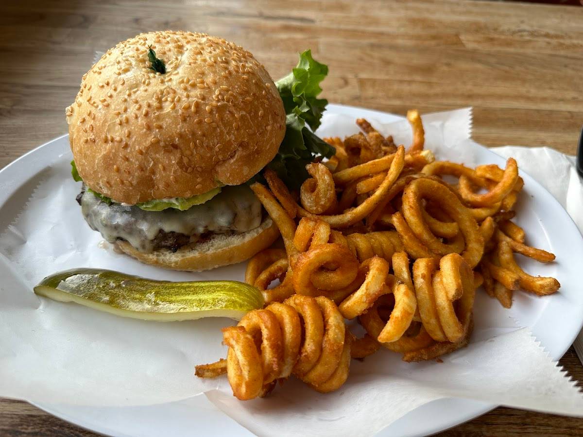 Burgers and Brew restaurant in Davis - photo 4