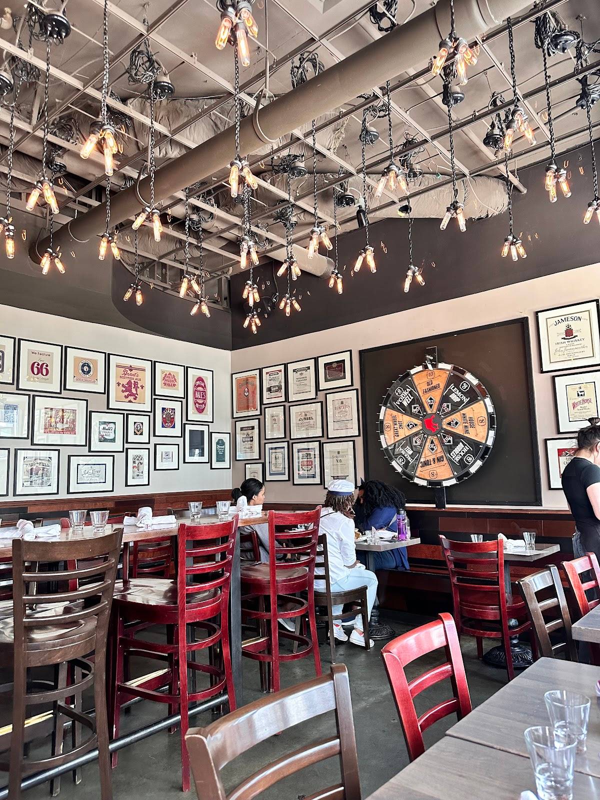 Von's 1000Spirits restaurant in Seattle - photo 9