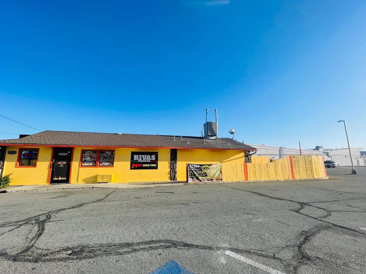 Rivas Mexican Grill #13 restaurant in Sparks - photo 2
