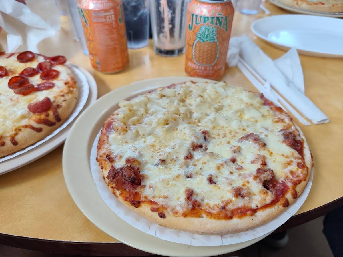Rey's Pizza restaurant in Miami - photo 3