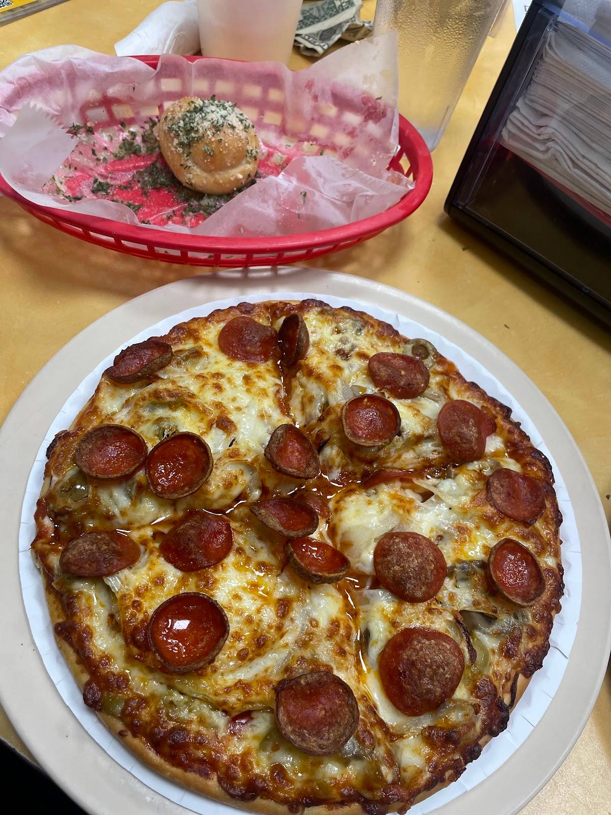 Rey's Pizza restaurant in Miami - photo 7