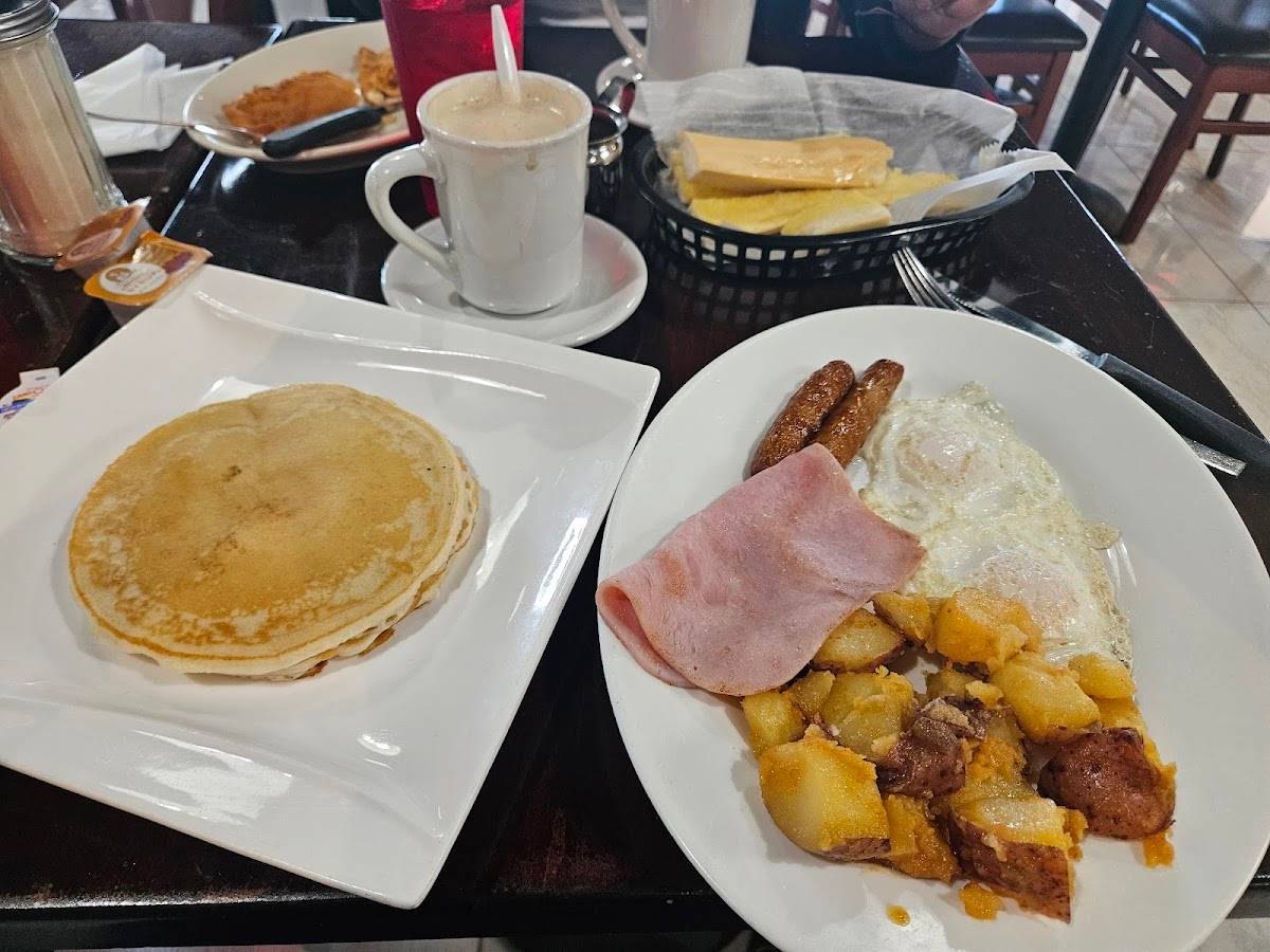 Rinconcito SuperLatinos Cafeteria restaurant in Homestead - photo 5