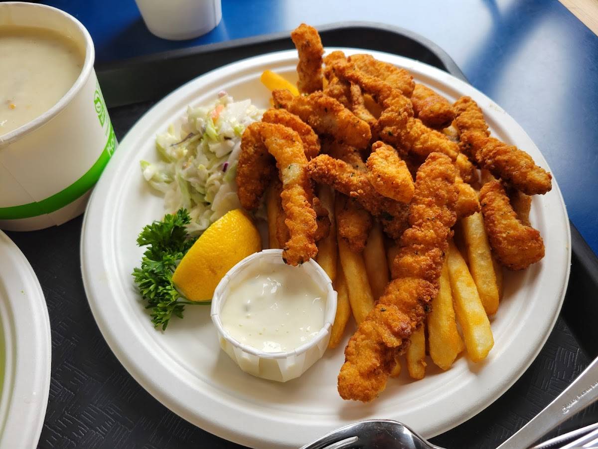 Sea Harvest Restaurant & Fish Market restaurant in Monterey - photo 4