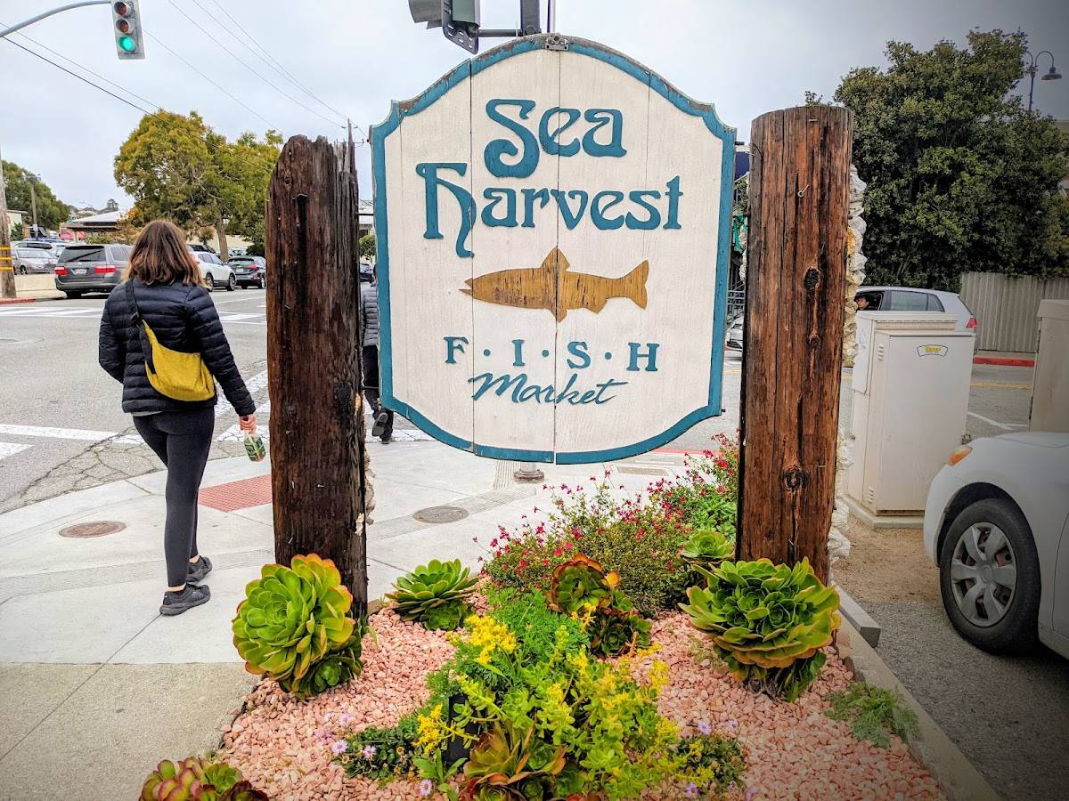 Sea Harvest Restaurant & Fish Market restaurant in Monterey - photo 10