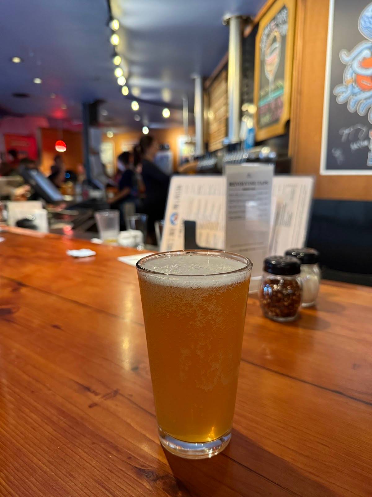 Moose's Tooth Pub & Pizzeria restaurant in Anchorage - photo 8