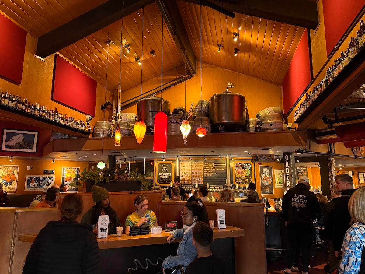 Moose's Tooth Pub & Pizzeria restaurant in Anchorage - photo 9
