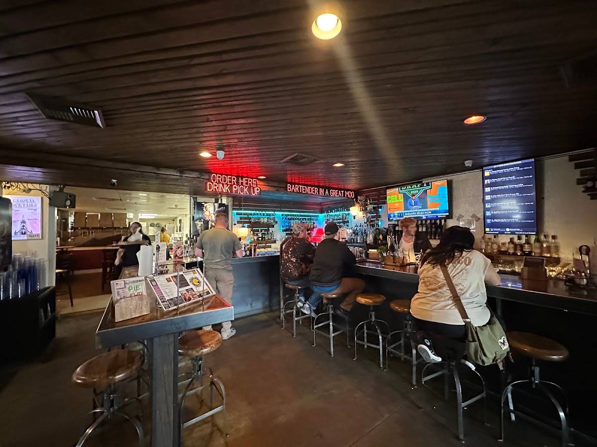 Noble Pie Parlor Midtown restaurant in Reno - photo 4