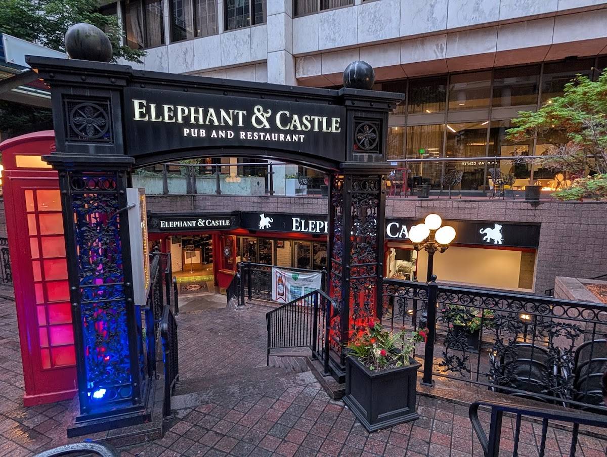 Elephant & Castle restaurant in Seattle - photo 4