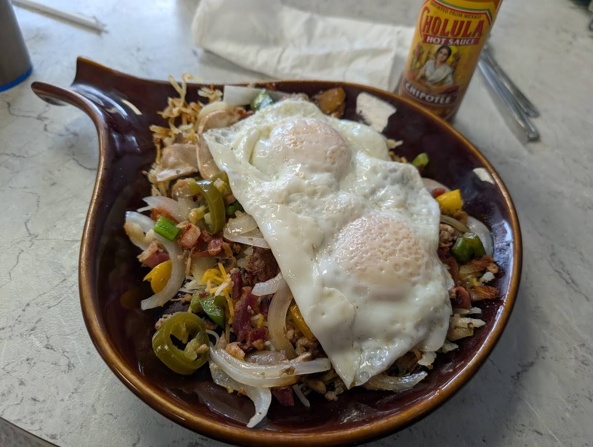 Dad's Place restaurant in Prineville - photo 4