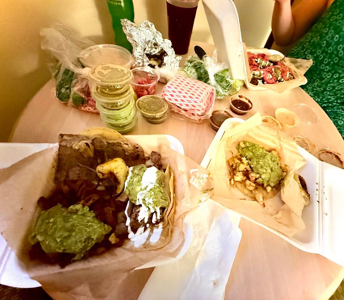 Tacos Los Cholos restaurant in Anaheim - photo 3