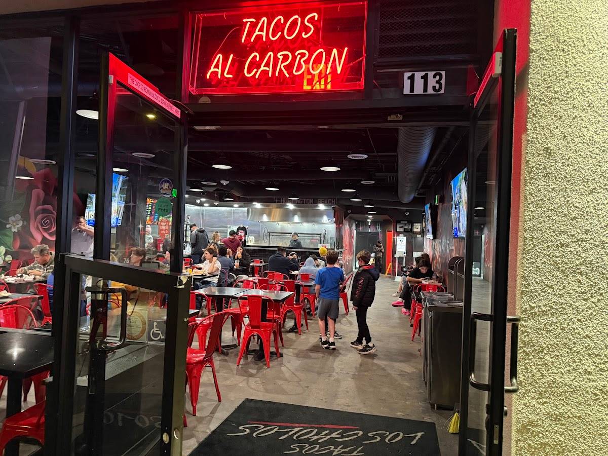 Tacos Los Cholos restaurant in Anaheim - photo 6