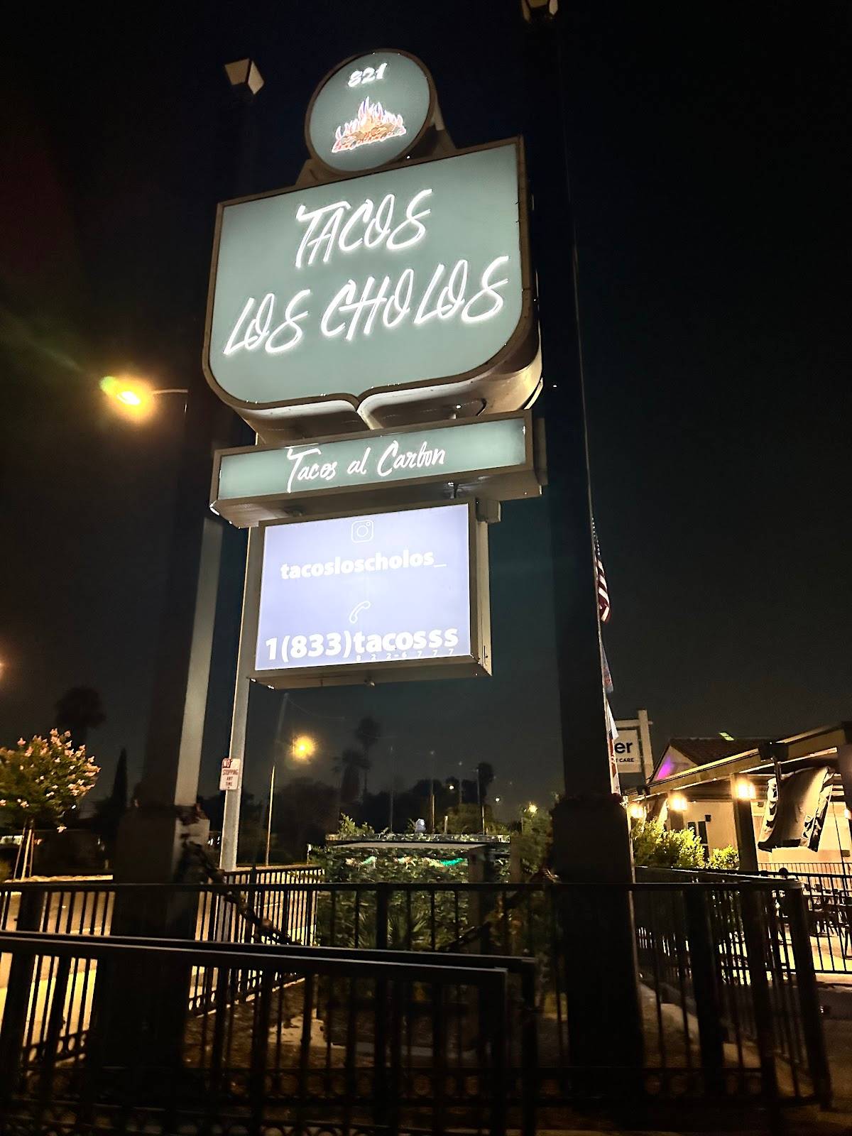 Tacos Los Cholos