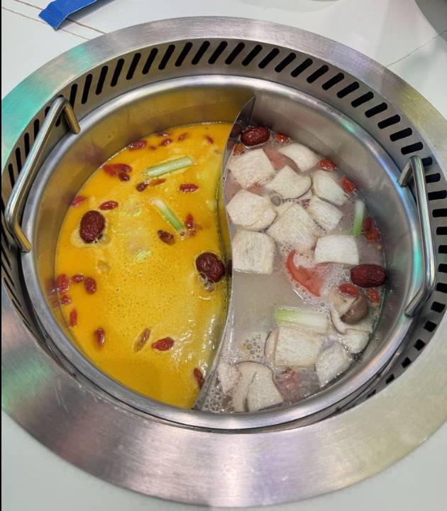 MLBB Hot Pot 马路边边 restaurant in Philadelphia - photo 6