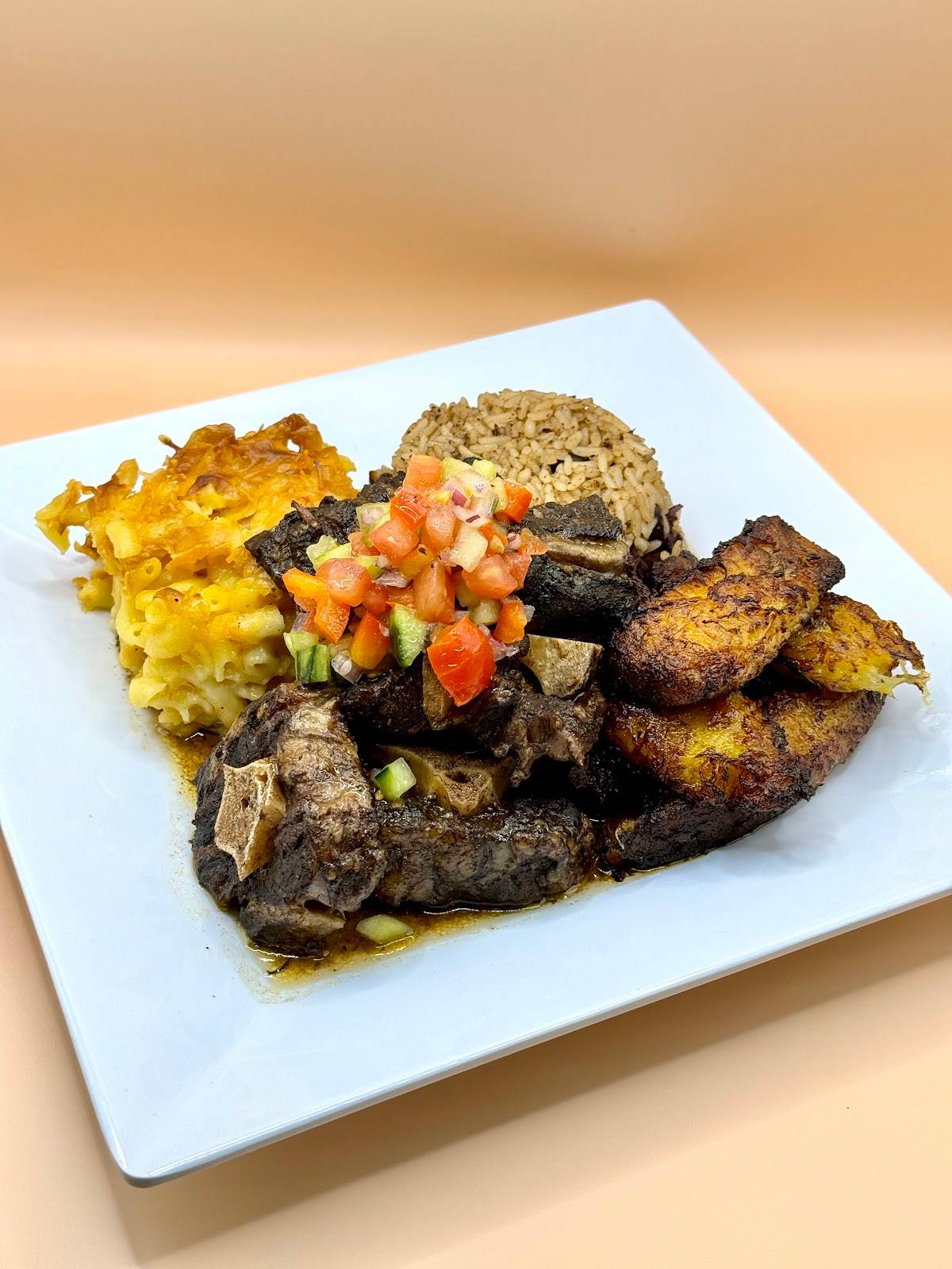 C'est Bon Caribbean Creole Cuisine restaurant in Baytown - photo 3