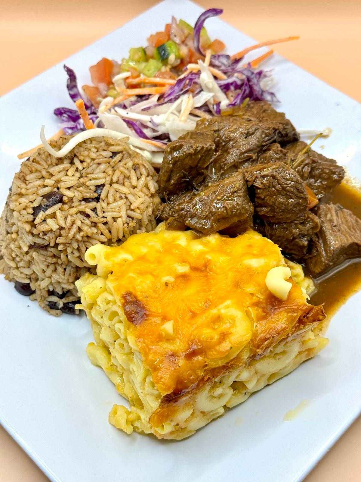 C'est Bon Caribbean Creole Cuisine restaurant in Baytown - photo 6