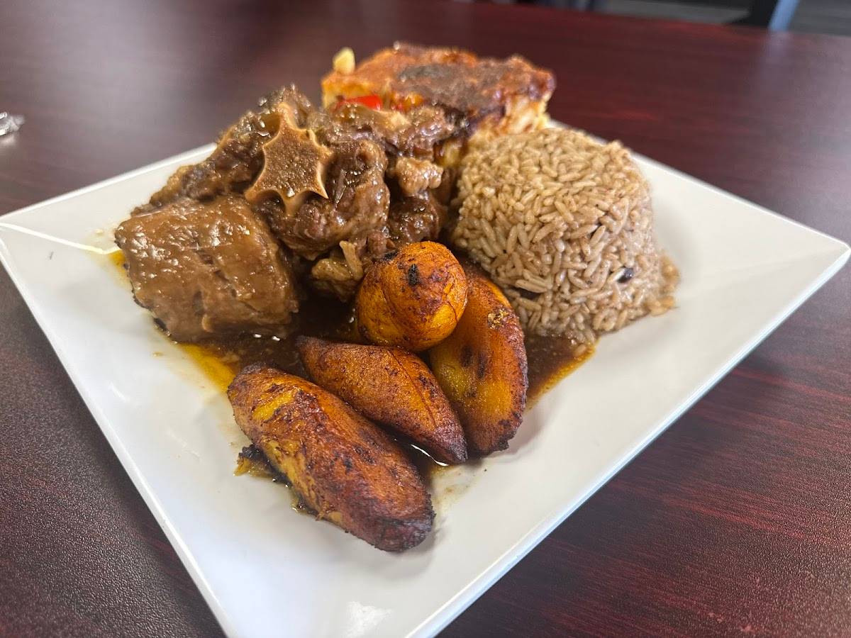 C'est Bon Caribbean Creole Cuisine restaurant in Baytown - photo 7