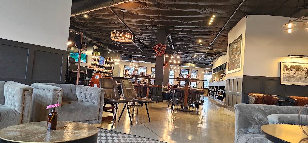Brix Tavern - Tualatin restaurant in Tualatin - photo 2