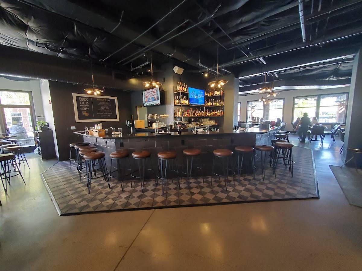 Brix Tavern - Tualatin restaurant in Tualatin - photo 6
