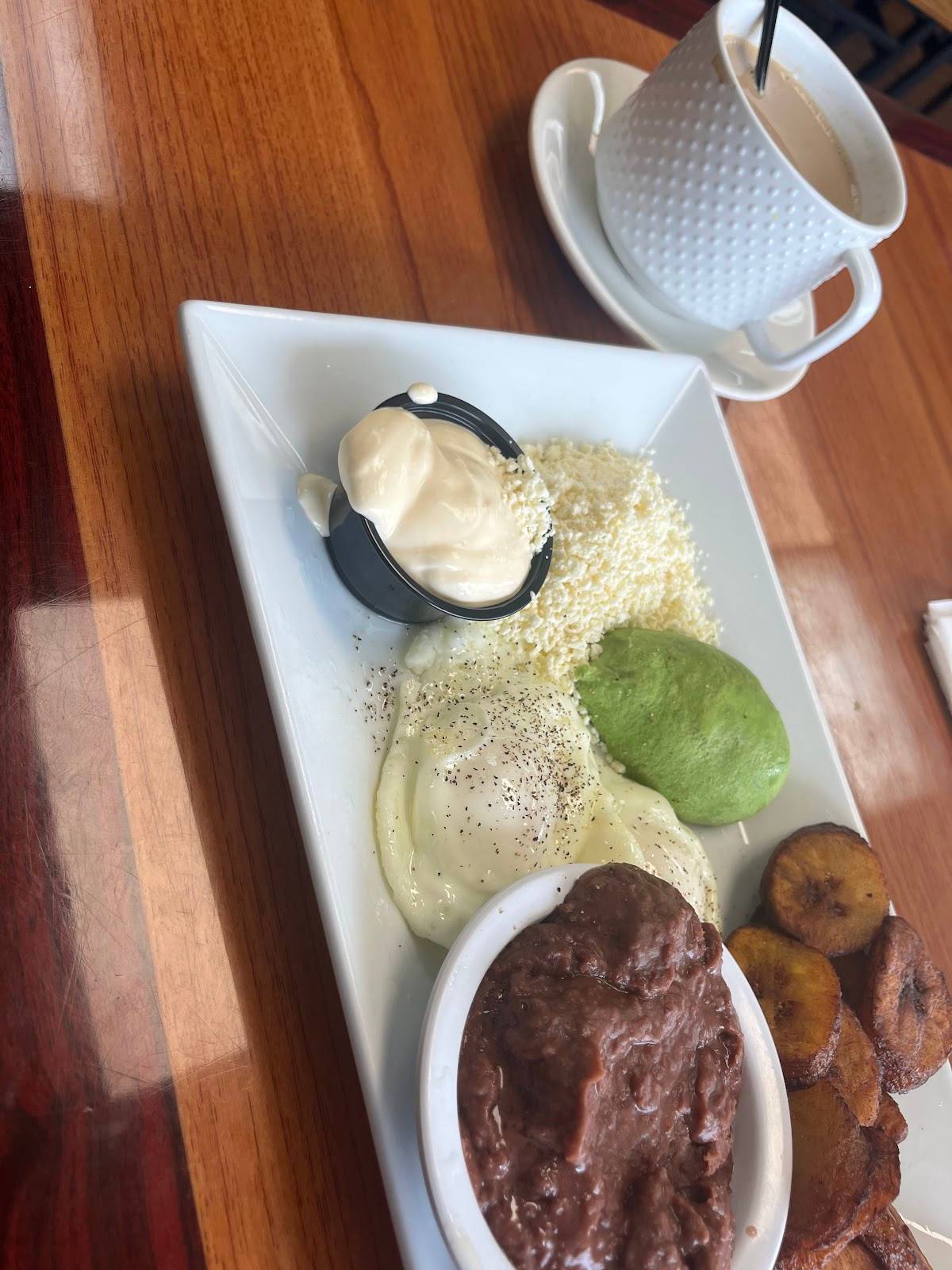 Beraca Restaurant restaurant in Metairie - photo 3