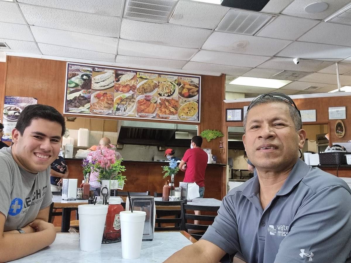 Beraca Restaurant restaurant in Metairie - photo 9