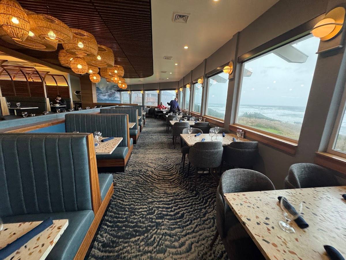 Georgie's Beachside Grill restaurant in Newport - photo 6