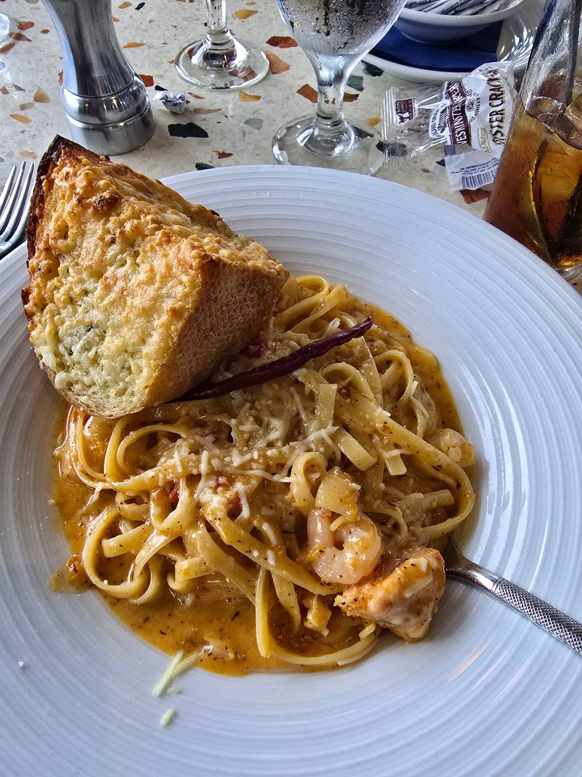 Georgie's Beachside Grill restaurant in Newport - photo 9