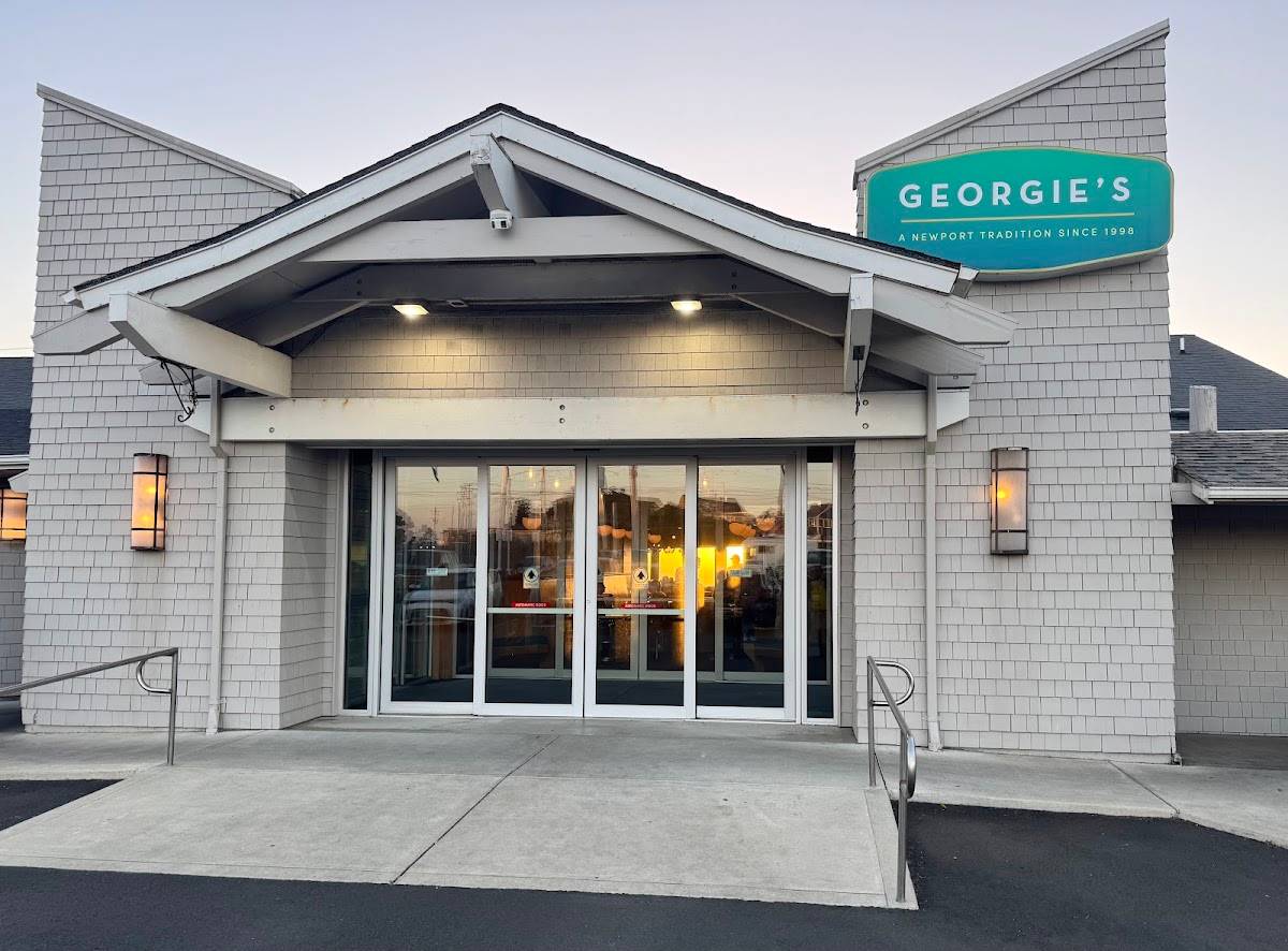 Georgie's Beachside Grill restaurant in Newport - photo 10