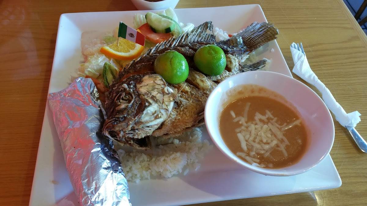Mariscos Mi Lindo Sinaloa restaurant in Glendale - photo 10