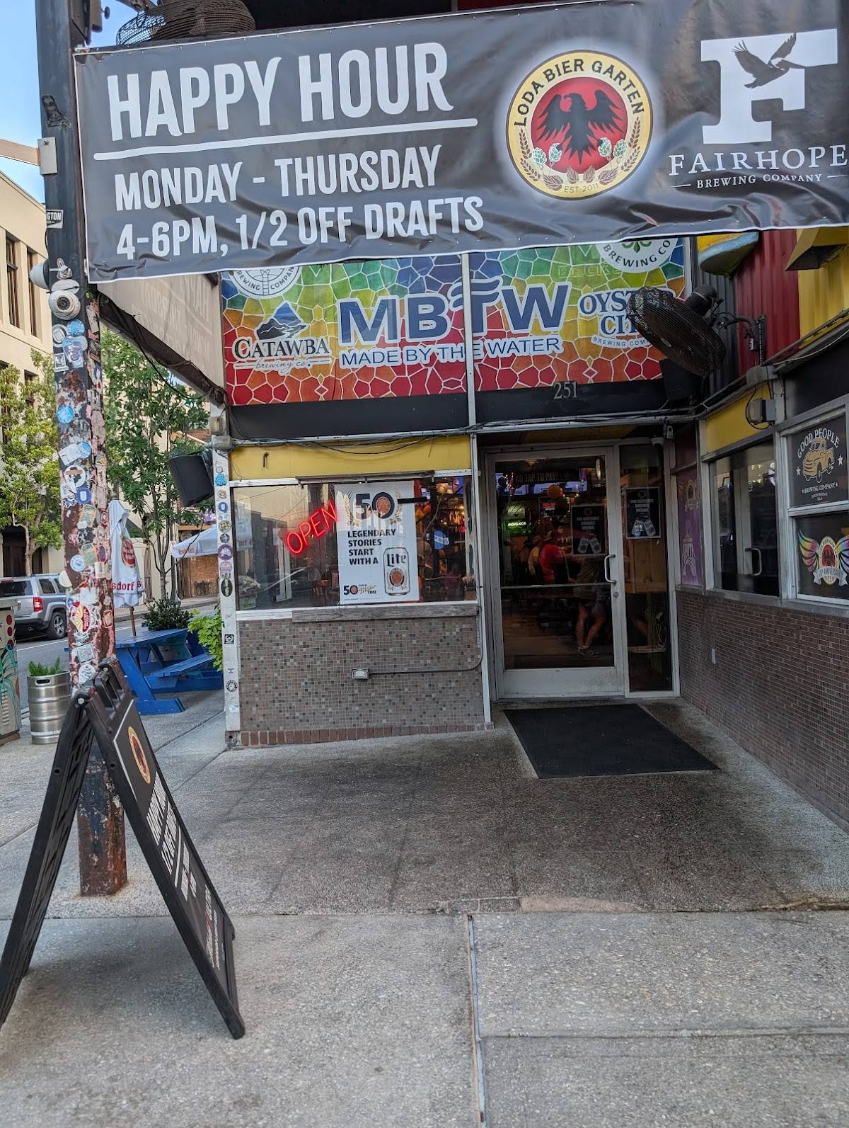 Loda Bier Garten restaurant in Mobile - photo 2