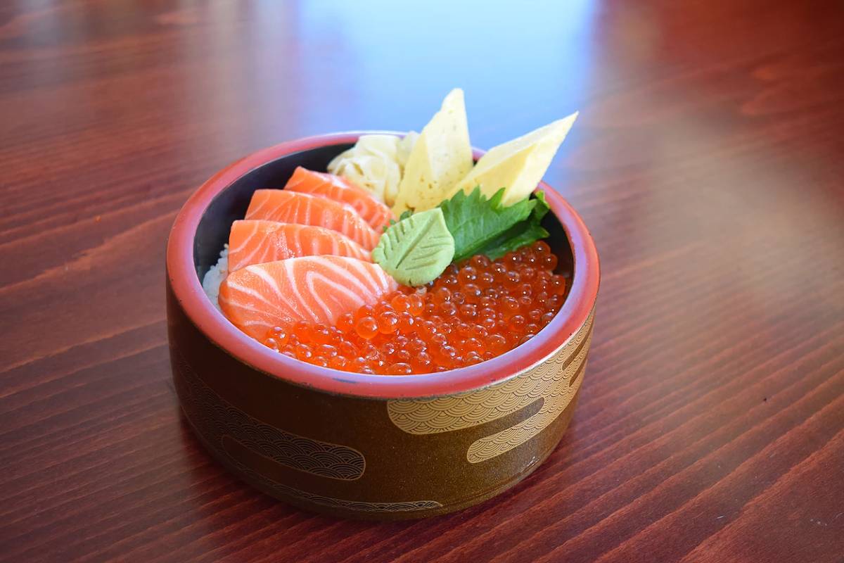 Ebi Sushi restaurant in Somerville - photo 4