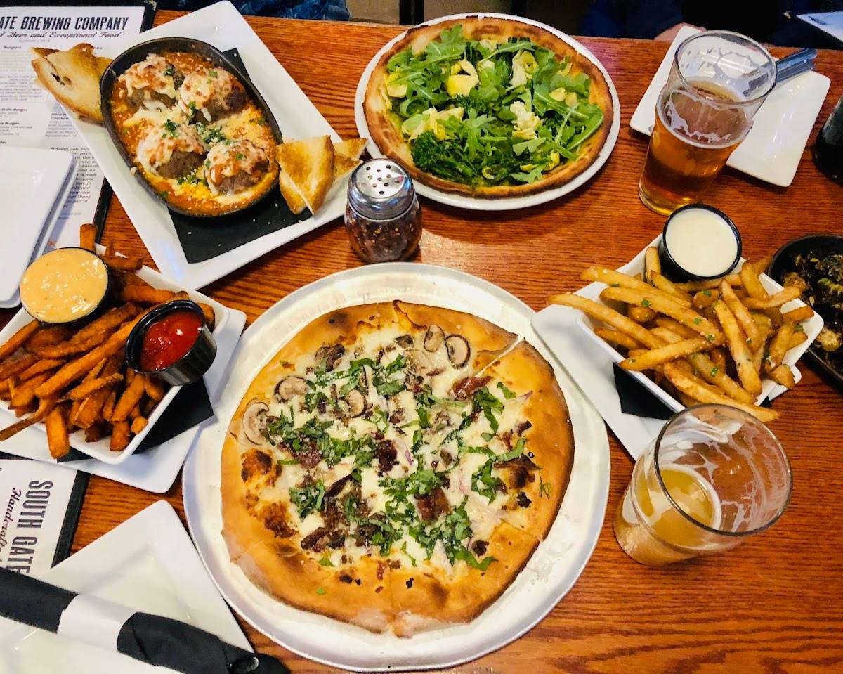 South Gate Brewing Company restaurant in Oakhurst - photo 5