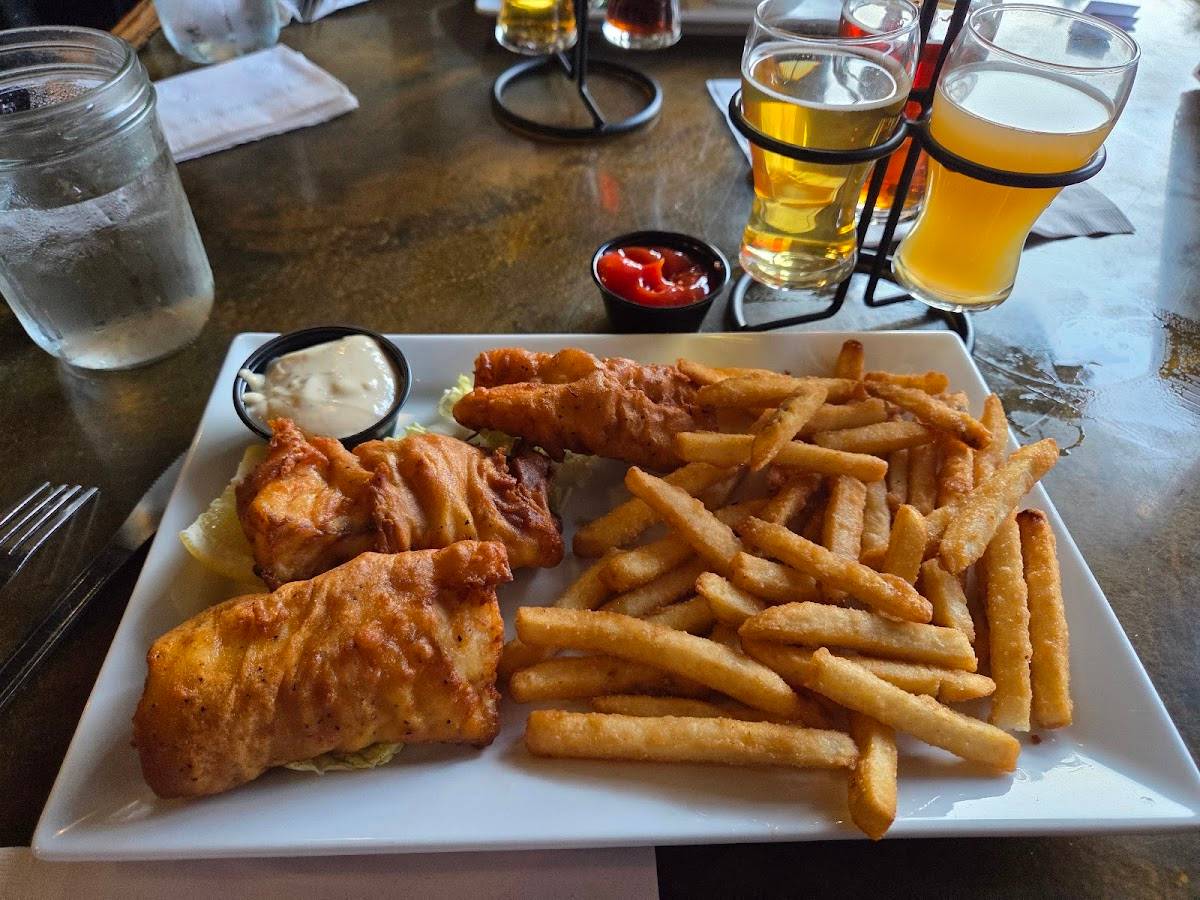 South Gate Brewing Company restaurant in Oakhurst - photo 7