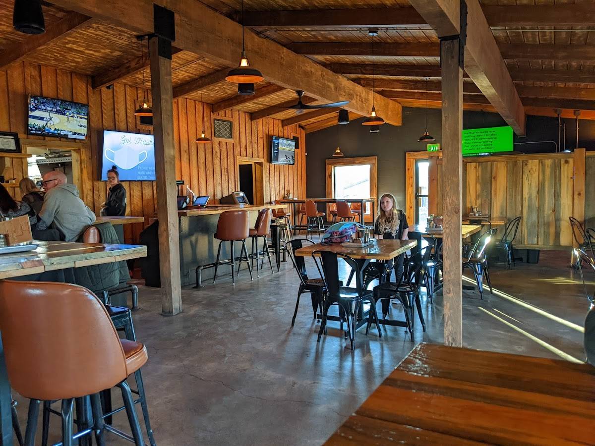 The Waterhole Tavern restaurant in Prineville - photo 4