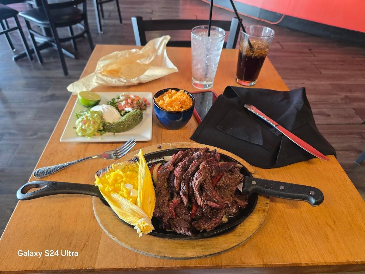 Sazón restaurant in Lone Tree - photo 3