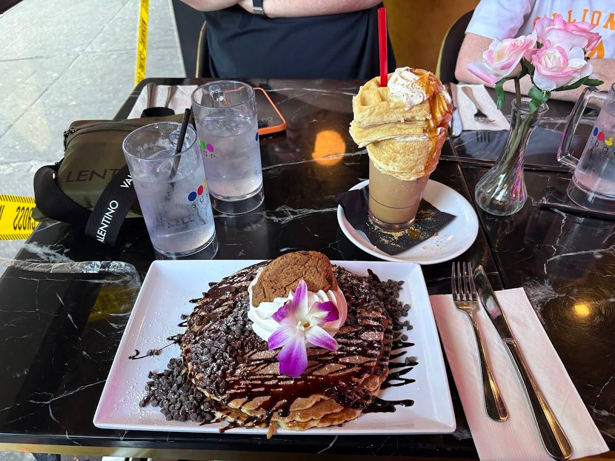 Sugar Factory New York - Time Square restaurant in New York - photo 8