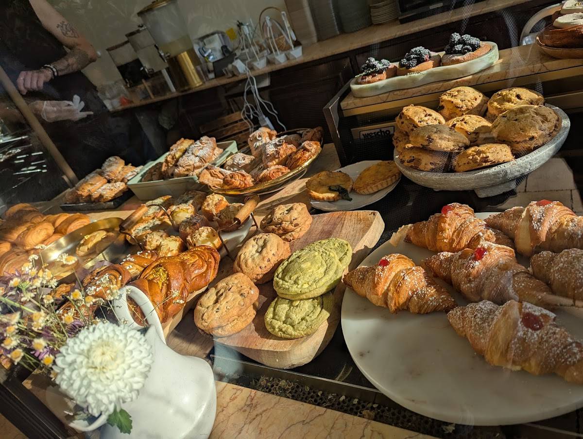 Chaumont Bakery & Café restaurant in Beverly Hills - photo 3