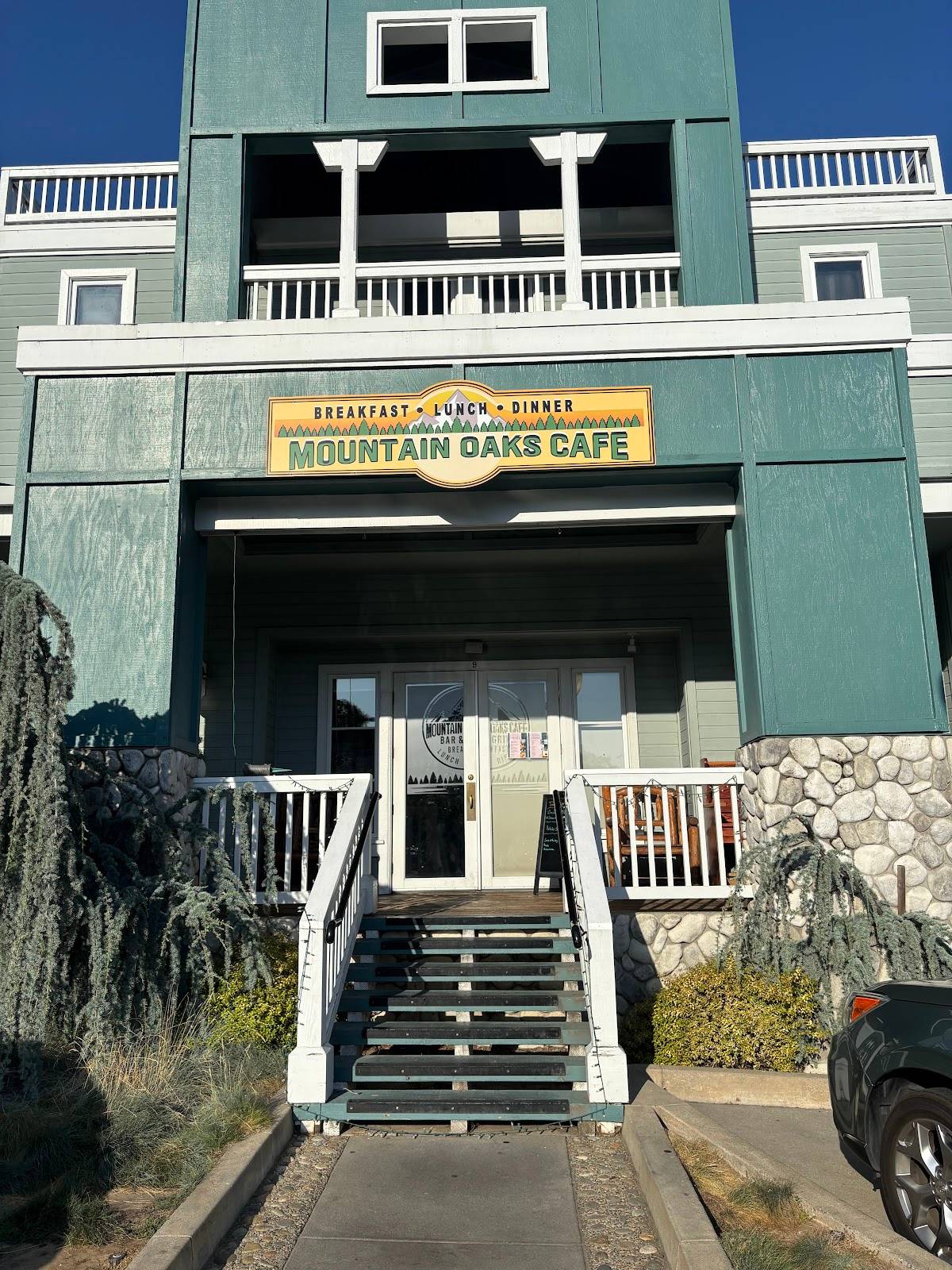 Mountain Oaks Cafe restaurant in Oakhurst - photo 6