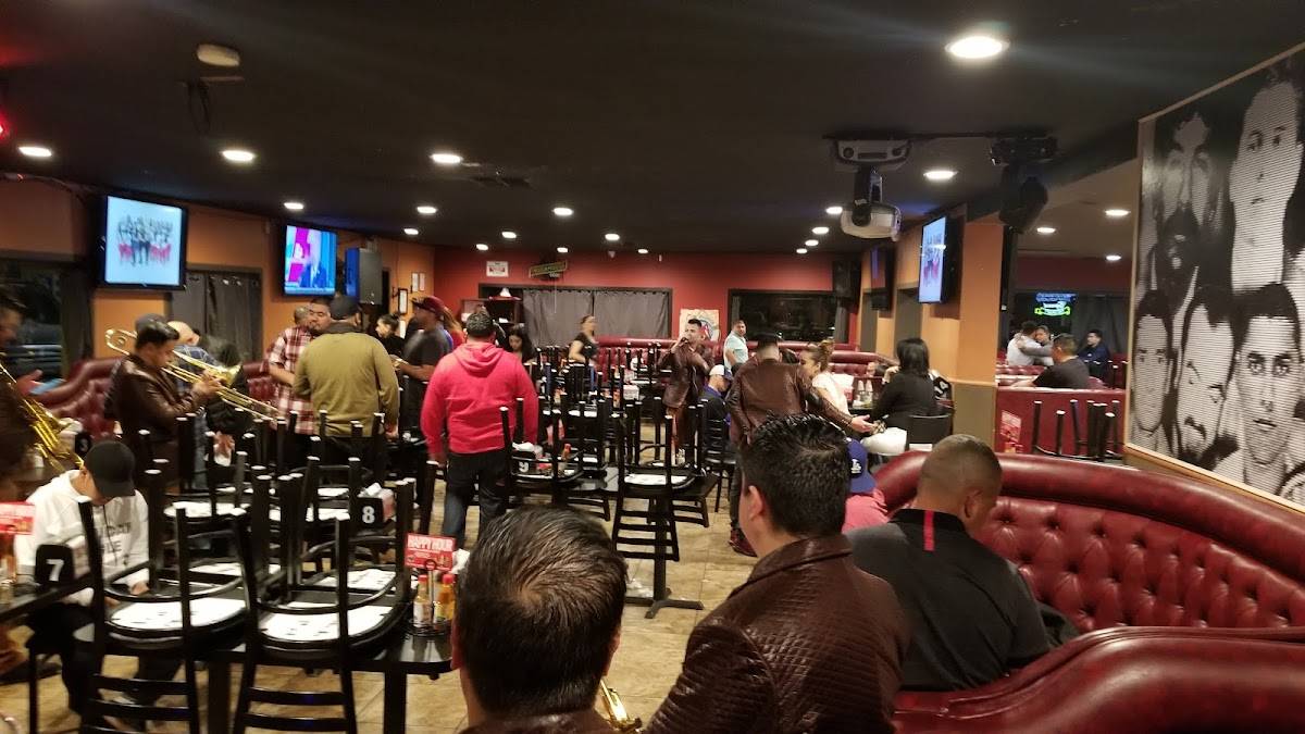 Mariscos Mi Lindo Sinaloa restaurant in Huntington Park - photo 4