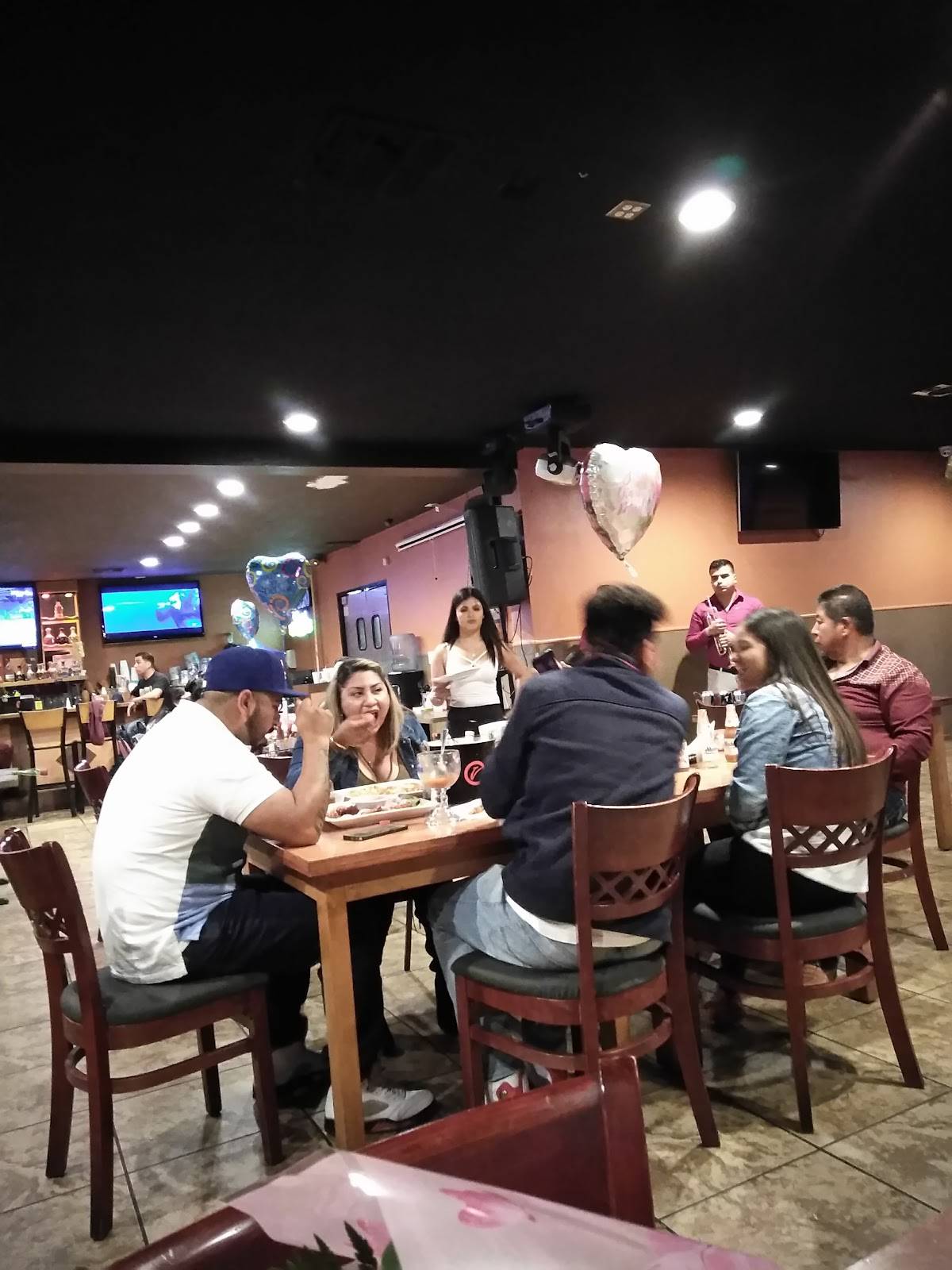 Mariscos Mi Lindo Sinaloa restaurant in Huntington Park - photo 7